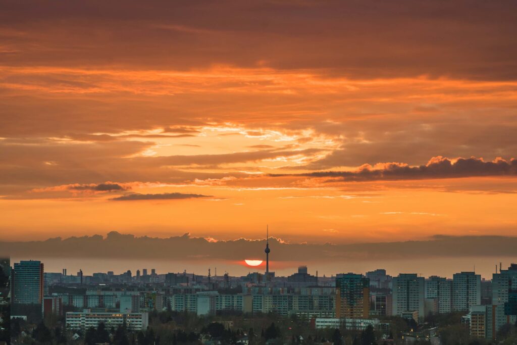 Sonnenuntergang Berlin: Orte & Tipps zum Fotografieren in Berlin - Foto: Leon Seibert/unsplash